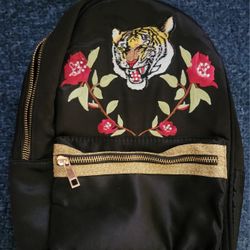 NEW BACK PACK PURSE BLACK