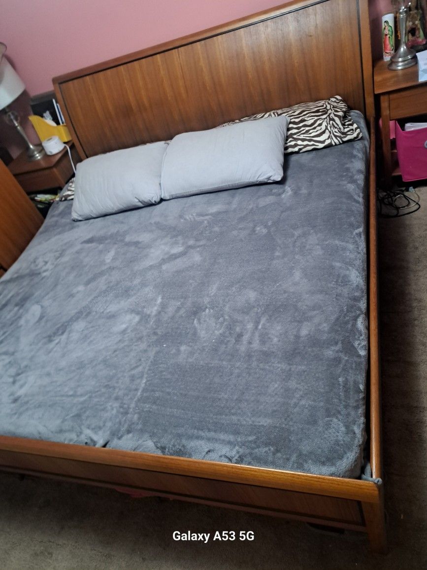 Free King Bed Frame And Mattress
