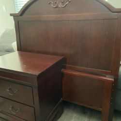 Twin Bed And Bedroom Counter 