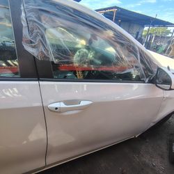 2014-2019 Toyota Corolla 1.8L Door Passenger Right Side 