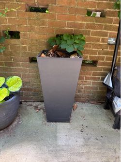 Black Outdoor Planters - Multiple Sizes Available