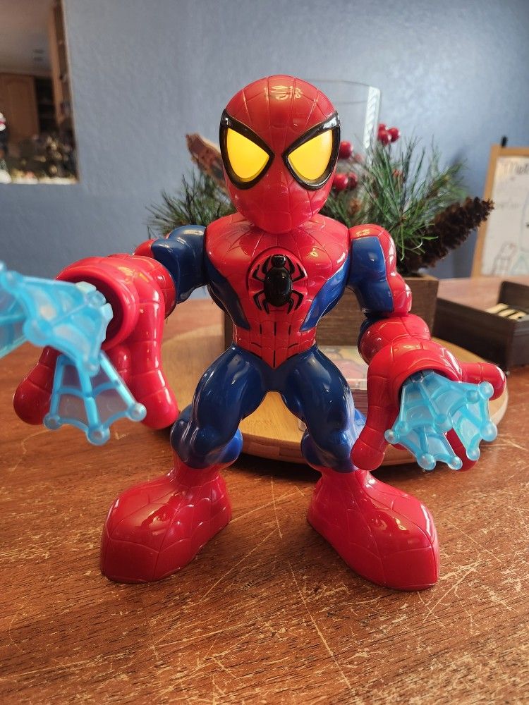 Hasbro Marvel Spider Man Adventures web spinning light up eyes and web slingi