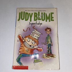 Judy Blume Super fudge PaperBack Book C004