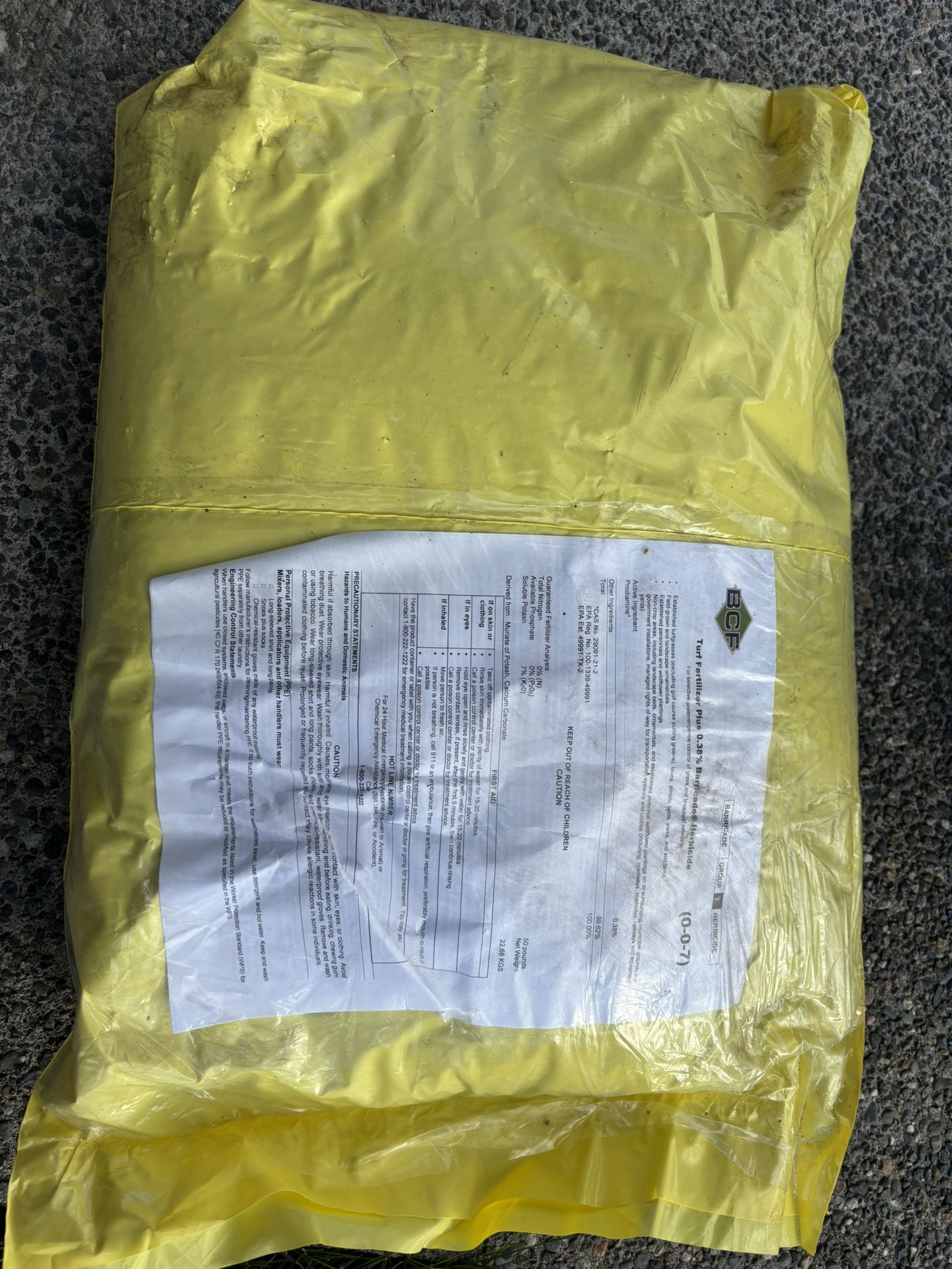 BCF Turf Fertilizer Plus Barricade