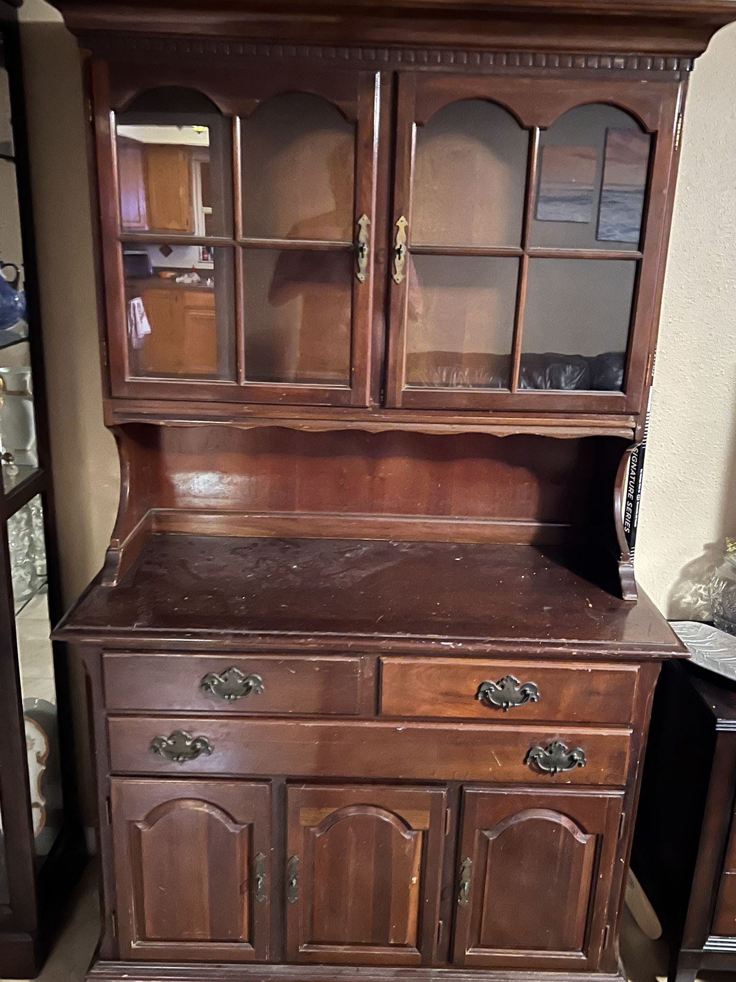 Hutch With Glass China Cabinet