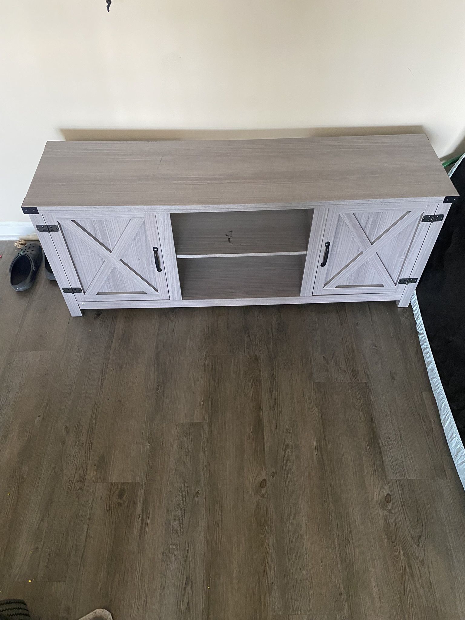 Entertainment Center Table