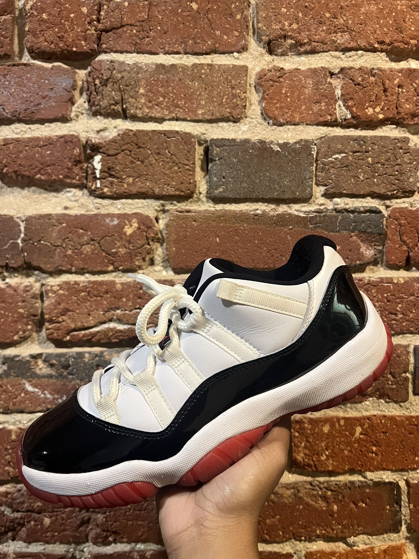 Jordan 11 Concord Bred Size 8.5