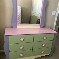 Ashley Girl’s Room Dresser With Mirror