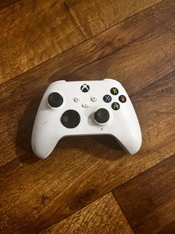White Wireless Controler