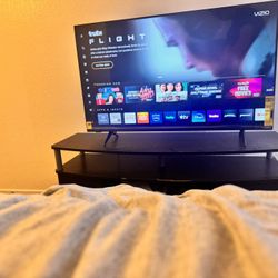 Vizio 43” 4K Smart TV w/ Remote – Works Great