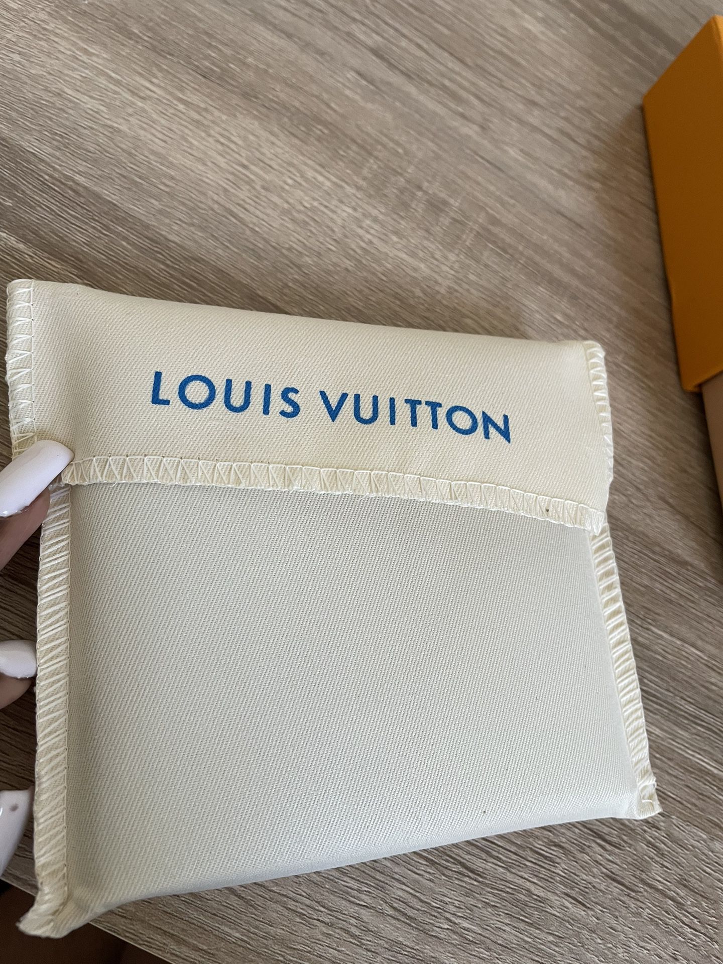Louis Vuitton LV Wallet Compact UZip M61667 Black Monogram Multicolor Wallet  for Sale in Port Chester, NY - OfferUp