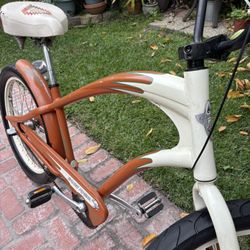 ELECTRA BONEY FINGER 3 SPEED (RARE)  FAT TIRES 24X3.0 Ready to Enjoy the ride. See my other Bikes. Thanks