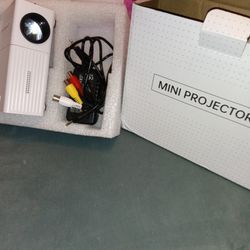 LED PROJECTOR 