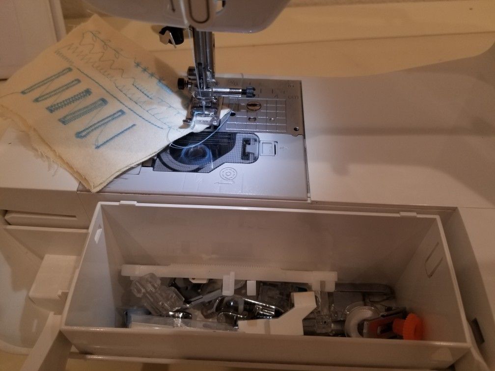 Babylock Grace/Creative Pro Sewing Machine for Sale in Penngrove, CA OfferUp