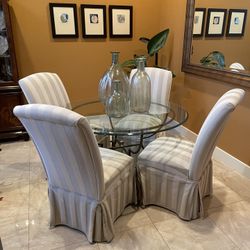 Dinning Table And Chairs 
