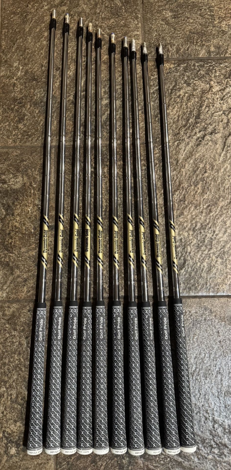 Dynamic Gold Tour Issue X100 Shaft Set ( L - 4i )