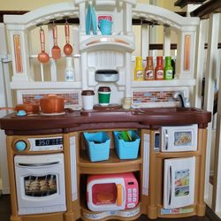 Play Kitchen 