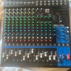 Yamaha MG16XU Mixing Console