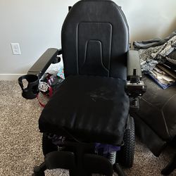 Gently Used Quantum Lift Motorized Wheelchair 
