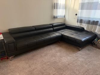 BLACK FAUX LEATHER SECTIONAL 116x68