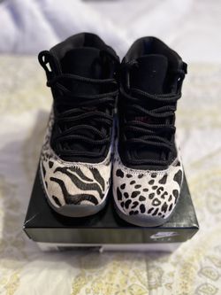 Women’s Air Jordan Size 6  11 Retro 