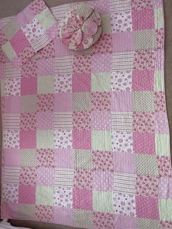 Girls twin size quilt set