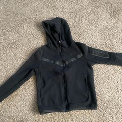 kids med nike tech rarely worn