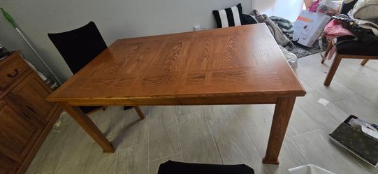 DINING ROOM TABLE