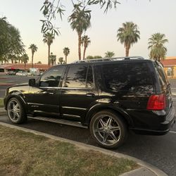 2005 Lincoln Navigator