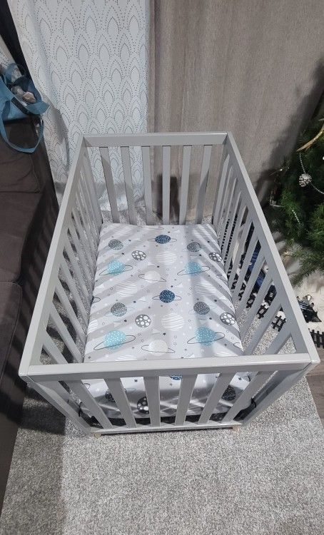Compact Crib With Mattress
