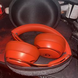 Beats Solo Pro (Red) 