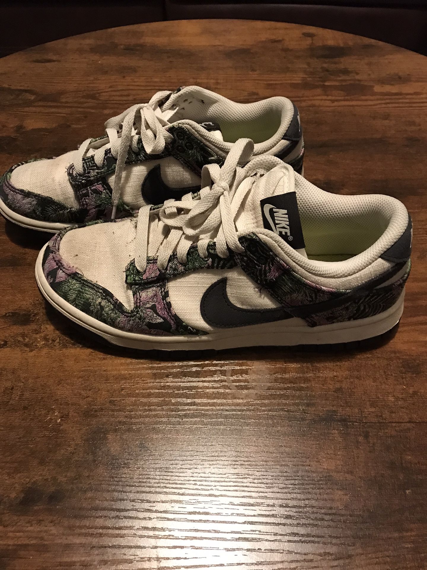 Nike Shoes Size 9