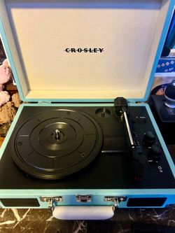 Crosley vinyl record player