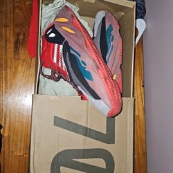 Yeezy Boost 700 