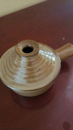 Ceramic pot with lid