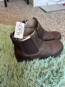 Children’s place boys boots size 4 in big kids