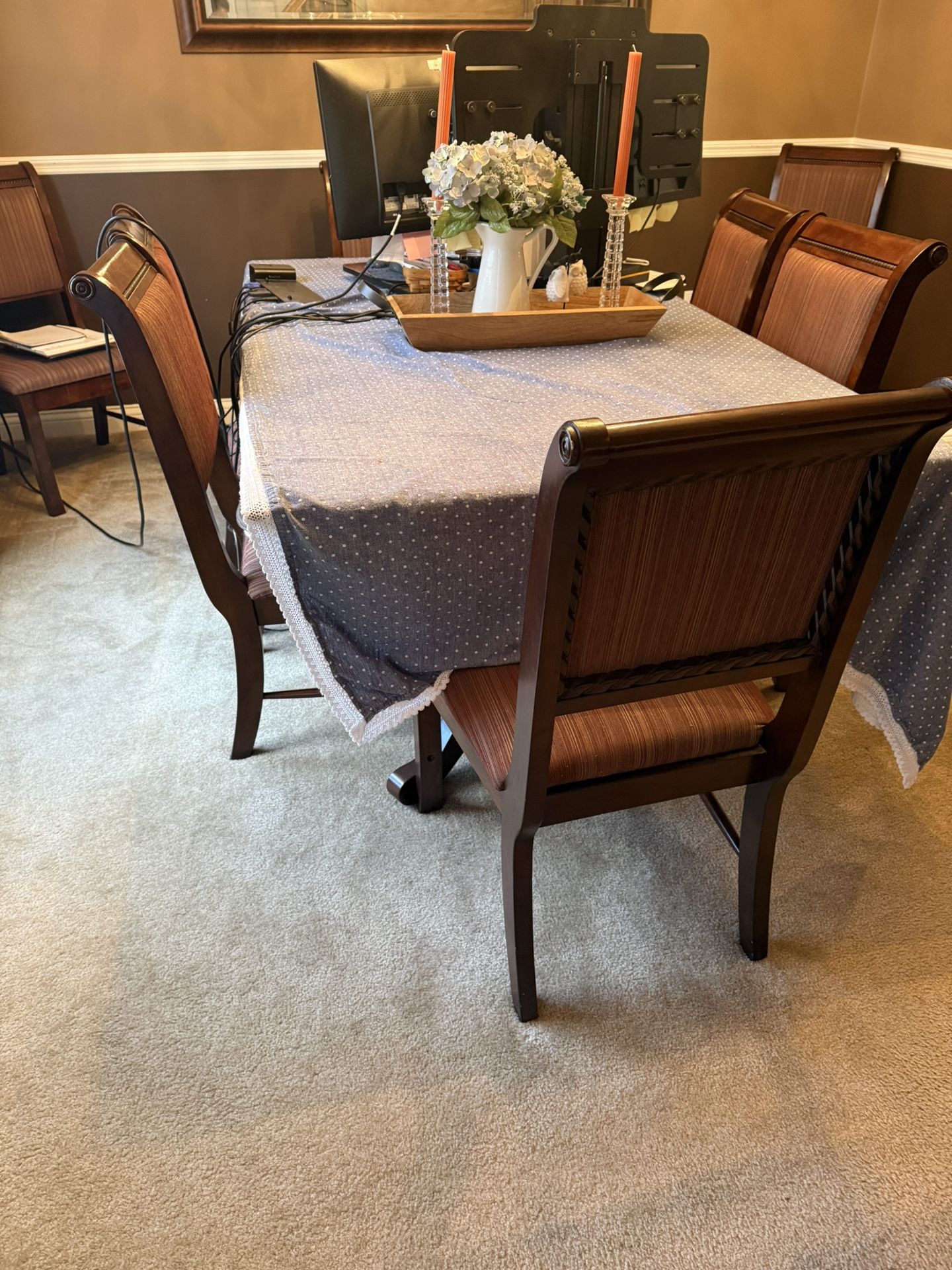 Dining Room Set With Curio Cabinet