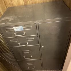 Steel master 4 Drawer W/Door File Cabinet