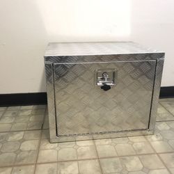 Aluminum underbed trailer tool box