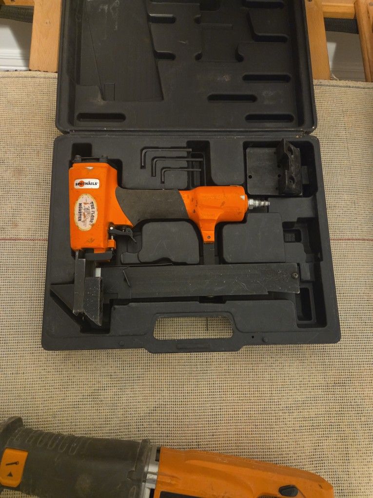 Nail Tacker
