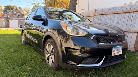 2017 Kia Niro | $7,900 | 156,000 Miles / Millas