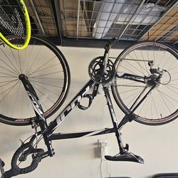 Fiji Bike, Cash Only