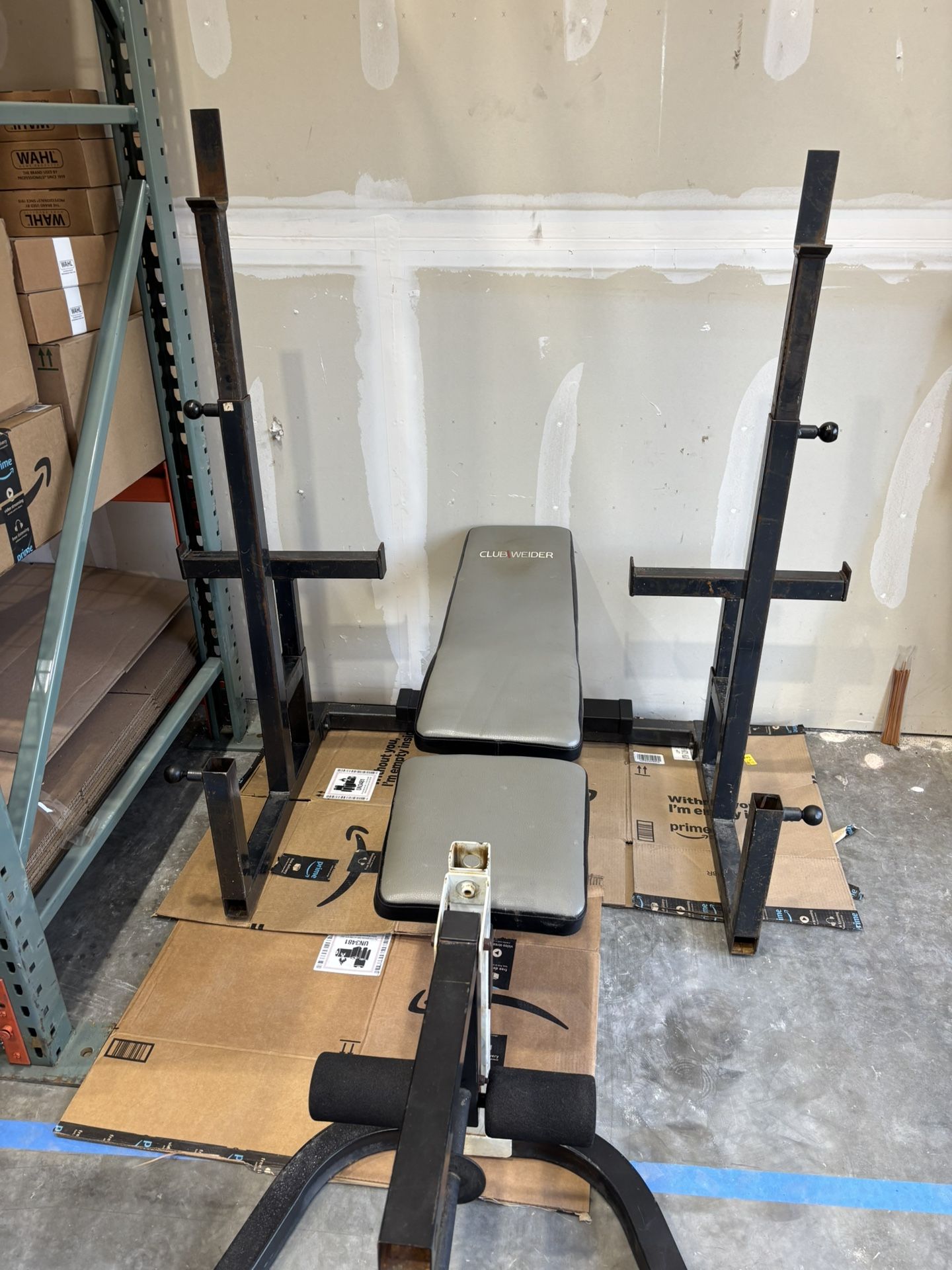 Weight Bench/barbell