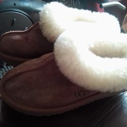 Sale little girl UGGs size 13 PICK UP ONLY SALE