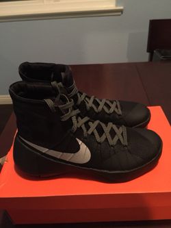 2015 Nike Hyperdunk Men’s 7.5 Black. Brand new.