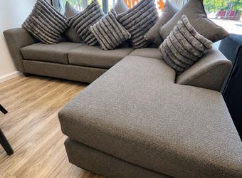 Luxury Grey Sectional Sofa – Modern, Spacious & Ultra Comfortable at Amazing Value ⭐️ Shop with $0 down ⭐️ Delivery Available 🚚 ⭐️