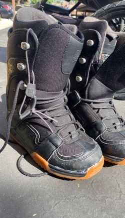 DC men’s snow boots 7 1/2