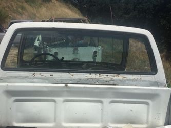 1993 Toyota Pickup rear glass