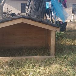 Chicken Coop Or Rabbit Hutch / Dog House