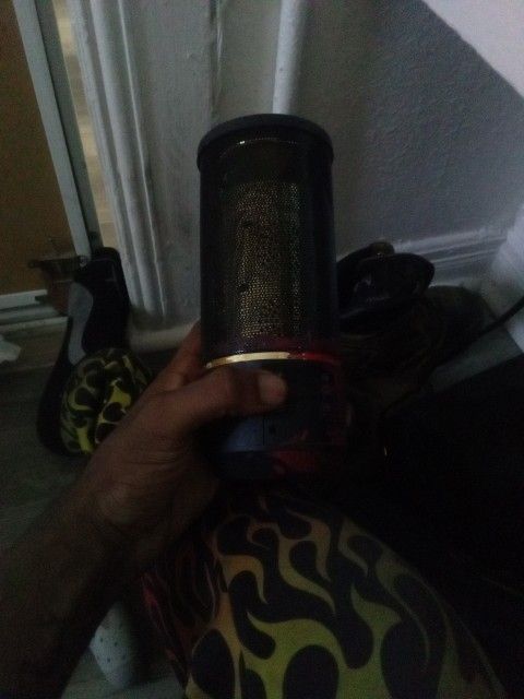 Bluetooth LED Speaker 